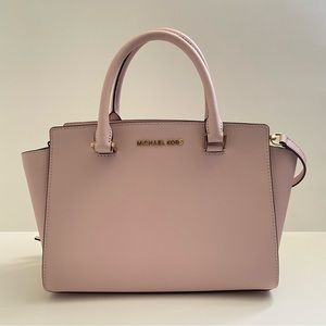 ***SOLD***MICHAEL KORS LIGHT PINK MEDIUM SATCHEL BAG WITH ADJUSTABLE STRAPS